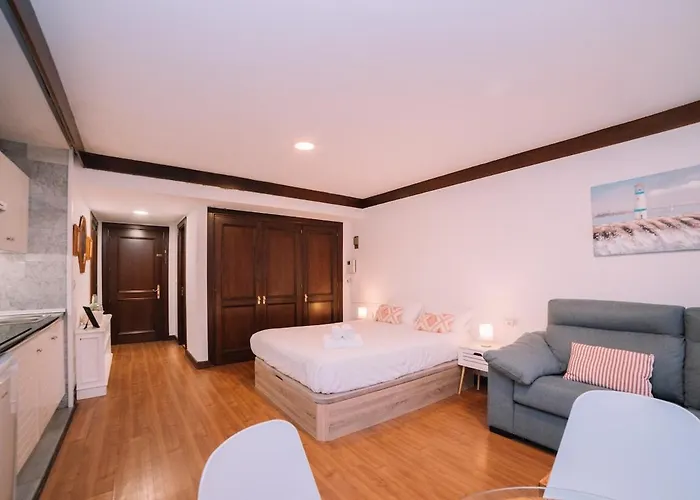 Estilo Y Calidez En El Centro By Apartment Vigo